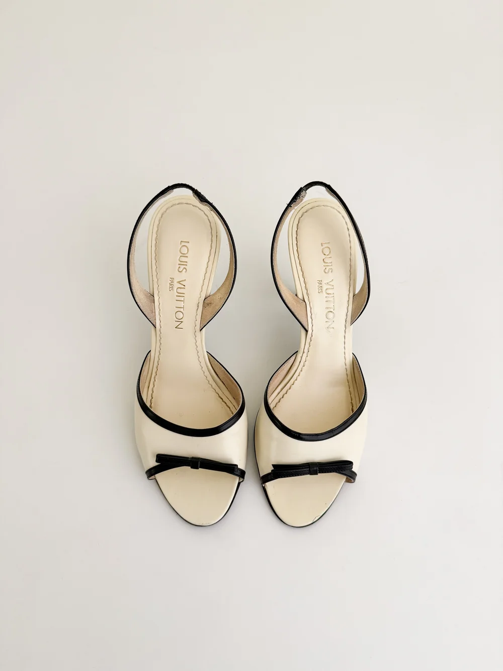 Louis Vuitton S/S 2003 by Marc Jacobs Ivory & Black Bow Slingback